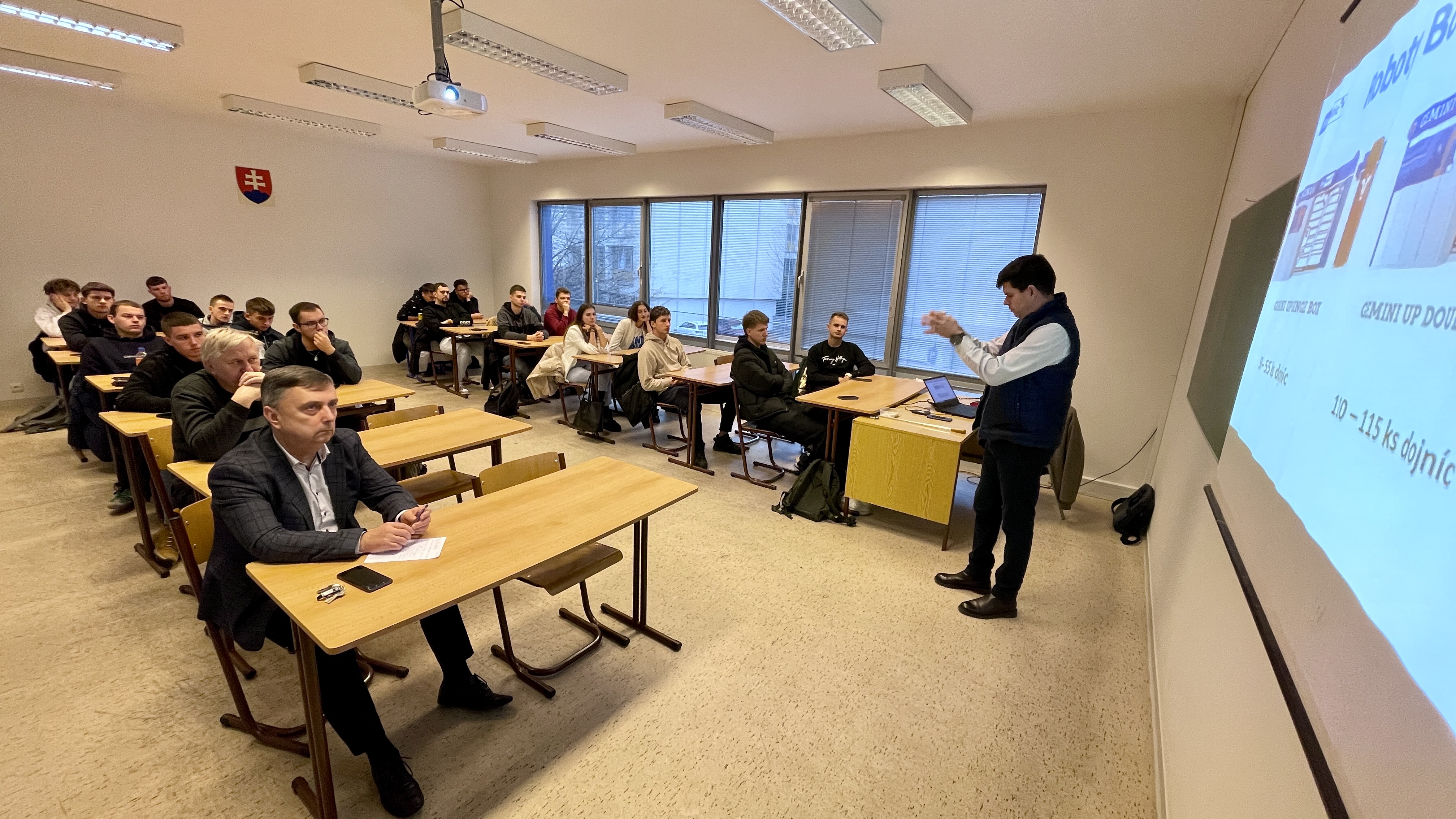 Výberová prednáška – Robotické dojenie (spojenie biológie, techniky a dát)